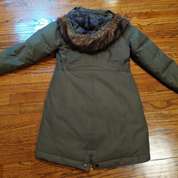 The North Face Women's Small/Petite Hyvent Parka in Olive Green and Black Camo - Picture 9 of 16